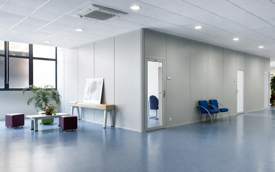 Cloison bureau en kit sur-mesure : la solution NOVOKIT pour cloisonner sans travaux