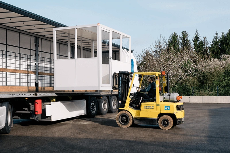 Cabine des Ateliers de Vignacourt sortie de camion