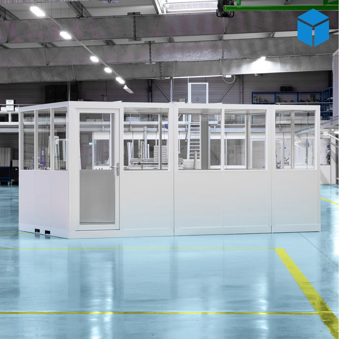 Cabine d’atelier palettisable 5x3m NOVOCAB installée dans un atelier industriel