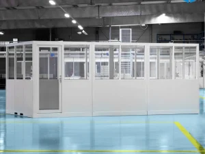 Cabine d’atelier palettisable 6x3m NOVOCAB installée en atelier