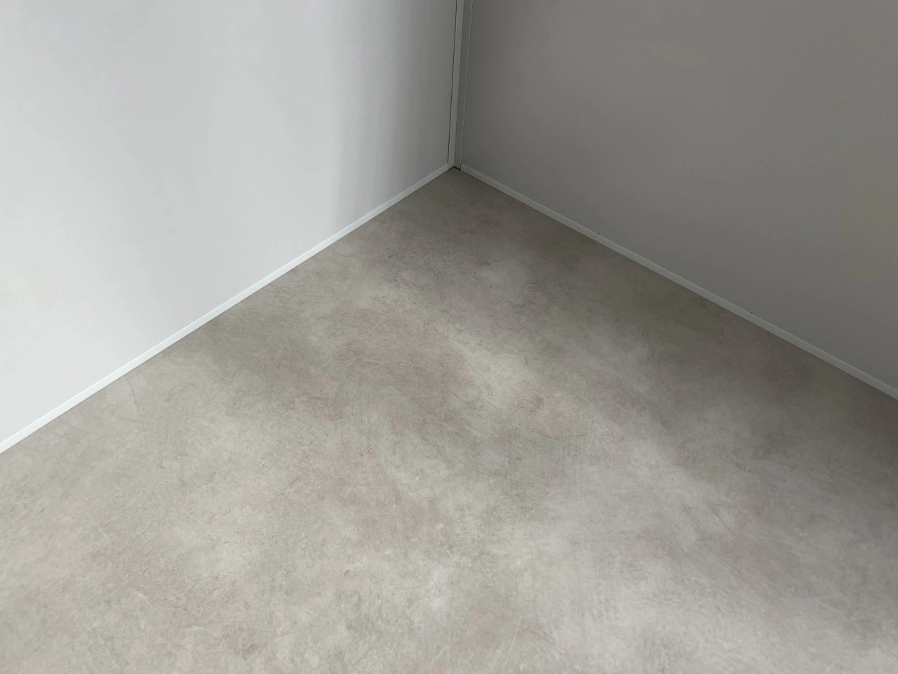 Plancher OSB revêtement sol cabine d'atelier palettisable NOVOCAB