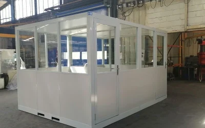 Bureau atelier double aménagé dans une cabine palettisable NOVOCAB pour deux associés